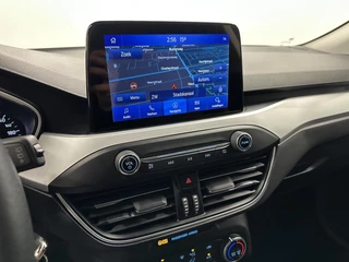 Ford Focus 1.0 EcoBoost Trend Edition Business CAMERA CARPLAY NAVI LM. / 26
