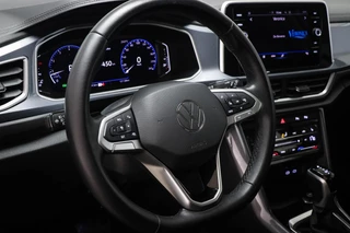 Volkswagen T-Roc 1.5 TSI Style | IQ LIGHT | STOELVERWARMING | CLIMA | APP CONNECT | DAB | PDC / 34