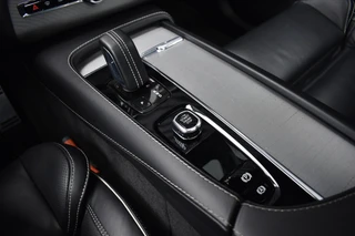 Volvo XC90 2.0 T8 Recharge AWD R-Design  | Panorama | Bowers&Wilkins | Trekhaak | Luchtvering | 22'' Wielen | ACC | Head- Up | / 18