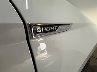 Skoda Karoq 1.5 TSI DSG 4x4 Sportline Business | 1800KG Trekgewicht | Carplay | Sportstoelen | Camera / 15