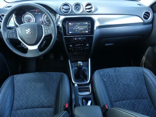 Suzuki Vitara 1.0 Boosterjet Stijl TREKHAAK 1ste Eigenaar, Dealer Onderhouden, Pano Dak, Navi / 7