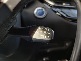 Toyota C-HR 1.8 Hybrid Dynamic / 18