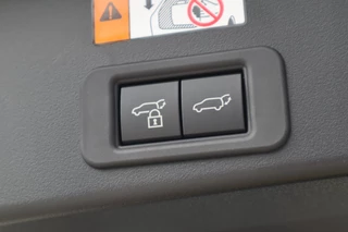 Toyota bZ4X Touring Dynamic 75 kWh NIEUW & DIRECT LEVERBAAR! BLIND-SPOT PARK-SENSOREN STOEL/STUURVERW APPLE/ANDROID 18" LM-VELGEN / 7