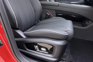 Omoda 5 EV Premium 61 kWh | Camera's rondom | Schuif/kantel dak | LED verlichting | Lederen bekleding | Stoelverwarming/ventilatie | Sfeerverlichting | Drive assist / 16