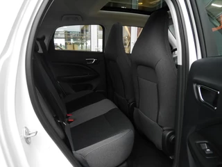 Leapmotor T03 Design 37.3 kWh | Nieuw | Snel leverbaar | Camera | Panoramadak | Adaptive cruise control | Dodehoek detectie | Lichtmetalen velgen / 12