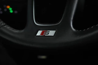 Audi Q2 30 TFSI Sport  S-line! Leer, Cruise, Navigatie / 24