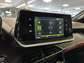 Peugeot 208 1.2 GT 101PK / Navigatie / DAB / Camera / PDC v+a / Full Led / 16