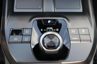 Toyota C-HR+ EXECUTIVE AWD 77KWH NIEUW&DIRECT LEVERBAAR! PANODAK BLIND-SPOT P-SENSOREN 360°CAMERA STOEL/STUURVERW. WARMTEPOMP EL-ACHTERKLEP / 36