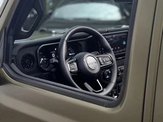 Jeep Wrangler Unlimited 4xe 380 Sahara | BRUTE | Lamborghini Verde Gea | BRASS | / 42