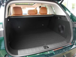 Leapmotor C10 Design REEV 28.4 kWh | Trekhaak | Full options | Stuurverwarming | Stoelverwarming en koeling | Elektrisch verstelbare voorstoelen | Navigatie | Keyless entry & start | 20 inch lichtmetalen velgen | Led verlichting / 13