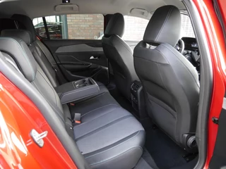 Peugeot 308 1.2 PureTech Allure | 130PK | Navigatie | Climate control | Lichtmetalen velgen | Achteruitrijcamera | Keyless entry en start | Parkeersensoren v+a / 12
