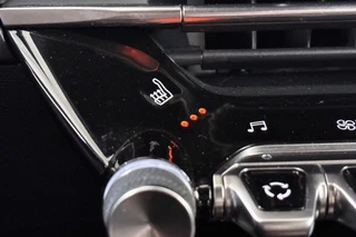 Peugeot e-2008 EV Allure Pack 50 kWh Stoelverwarming Camera Apple CarPlay / 22