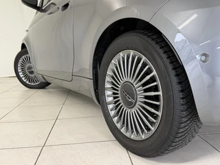 Fiat 500 Icon 42 kWh | Apple/Android| Achteruitrij camera | Airco / 18