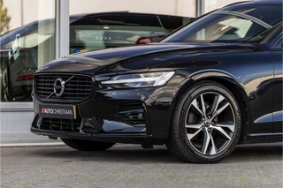 Volvo V60 2.0 B4 Momentum Business  | Pano | Harman Kardon | / 18