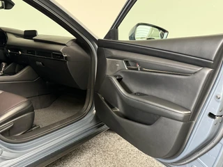 Mazda 3 2.0 e-SkyActiv-G M Hybrid 122 Luxury | 360CAM | TRHK | BOSE / 36