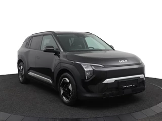 Kia EV3 Plus 81.4 kWh  - Prijs incl. €3.000,- inruilpremie - Stoel/Stuur Verwarming - Climate Control - Draadloze oplader - Navigatie - Fabrieksgarantie tot 06-2033 / 11