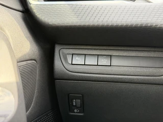 Peugeot 2008 Blue Lion 1.2 PureTech 130PK Navigatie, Parkeersensoren, Trekhaak, Panoramadak, Apple Carplay, Android Auto / 15