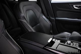Volvo V60 2.0 T6 Recharge AWD R-Design | PARK ASSIST PACK | DAB | APPLE | VOORRUITVERWARMING | CAMERA / 12