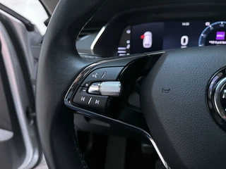 Škoda Octavia Combi 1.0 TSI 110pk Ambition Navigatie Parkeersensoren App-Connect DAB+ / 23