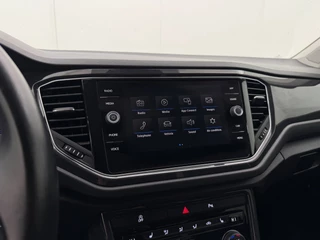Volkswagen T-Roc 1.5 TSI Sport | Trekhaak | Adaptive Cruise | Stoelverwarming | Digital Dash | CarPlay / 16