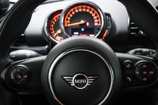 MINI Clubman 1.5 Cooper Business Edition | HALF LEDER | STOELVERWARMING | APPLE | DRAADLOZE LADER | TREKHAAK | 18" / 33