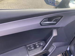 SEAT Leon Sportstourer 1.5 eTSI 150pk DSG-7 FR Business Intense / 17