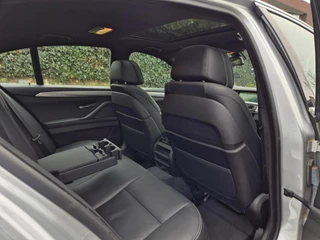 BMW 5 Series 520i High Executive M Sport Schuifdak Apple CarPlay 2e eigenaar dig. Dash NAP NL / 14