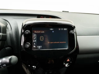 Peugeot 108 1.0 e-VTi Allure 5drs. TOP! | Open dak | Camera | Slechts 10.541km / 35