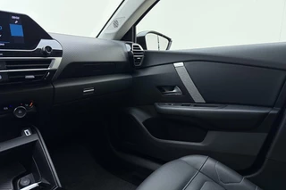 Citroen C4 1.2 Puretech 130pk Automaat Shine Pack Business | Navigatie | Adapt. Cruise control | Lederen stoelen elektrisch en verwarmd | Head-up display | Keyless | Apple Carplay/Android Auto | 18" Lichtmetalen velgen / 36