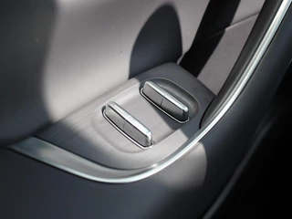 Leapmotor C10 REEV Design 28.4 kWh 215PK Automaat Navigatie, Camera 360, Lichtmetalen velgen, Elektrische Achterklep, Kunstlederen bekleding, Stoel Verwarming & Ventilatie / 18