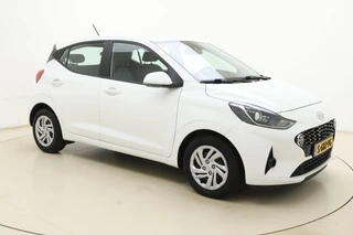 Hyundai i10 1.0 Premium | Camera | Parkeersensoren | Climate control | Weinig kilometers | Cruise control | DAB Radio / 9