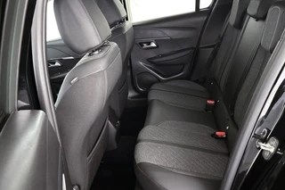 Peugeot 208 1.2 Hybrid 100 e-DCS6 Allure NL Auto Apple CarPlay Parkeersensoren / 9