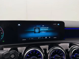 Mercedes-Benz A-klasse 250 e AMG Line | Automaat | Adaptive cruise | Navigatie | Stoelverwarming | Camera / 26