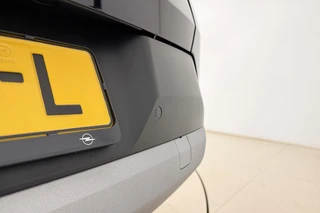 Opel Frontera Electric GS 44 kWh | Navigtatie | 8 Jaar speciale garantie | Stoel & Stuurverwarming | Camera | Dakrails | Extra getint glas | Cruise control | DAB Radio / 8