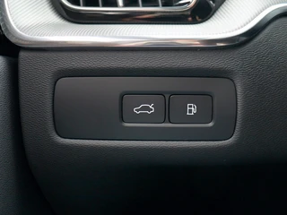 Volvo XC60 2.0 T8 AWD+ Black Edition Pano | Harman/Kardon | 360 camera / 26