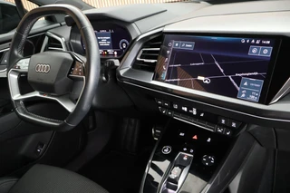 Audi Q4 Sportback e-tron 40 204pk S Edition 77 kWh SOH 91% Stoelverwarming Camera HUD Keyless ACC S-Line / 2