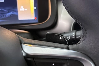 Jeep Avenger 1.2 e-Hybrid Summit Keyless Navigatie Elektrische Achterklep / 34