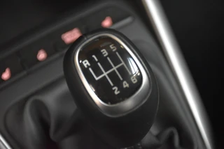 KIA Stonic 1.0 T-GDi MHEV 100pk GT-Line Stoel/Stuurverwarming / 27