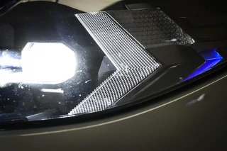 BMW X5 xDrive50e M-Sport | PANORAMADAK | HEAD UP | HOUTAFWERKING | ACHTERBANKVERWARMING | TREKHAAK | 360 CAMERA | 21" / 28