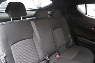 Toyota C-HR 1.8 HYBRID DYNAMIC ALL-SEASON BANDEN STOELVERW. DODEHOEKDETECTIE KEYLESS LED KOPLAMPEN PARK.SENSOREN V+A / 29