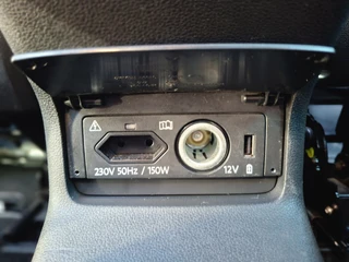 Škoda Karoq 1.5 TSI ACT Style Pano 360° Carplay Trekhaak Business Sportline / 45