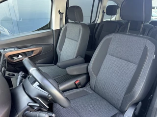 Peugeot Rifter 130pk GT (Automaat - Rolstoel (til) lift - Stoelverwarming - Keyless Entry - Camera - Automatische Airco - Navigatie) / 13