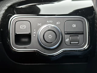 Mercedes-Benz A-klasse 250 e Premium | Automaat | Cruise control | Stoelverwarming | Navigatie | Camera | Parkeersensoren / 36