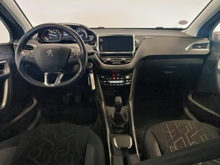 Peugeot 2008 1.2 Style / 9