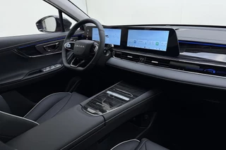 Omoda 5 EV Premium 61 kWh | Camera's rondom | Schuif/kantel dak | LED verlichting | Lederen bekleding | Stoelverwarming/ventilatie | Sfeerverlichting | Drive assist / 15