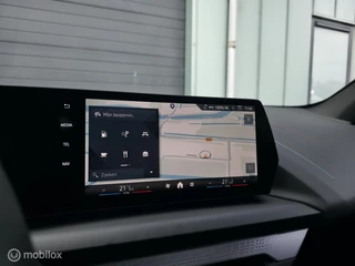 BMW 1 Series 123 xDrive Pano / 360' camera / Navi / 25