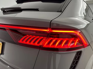 Audi RSQ8 4.0 TFSI RS Q8 Quattro Panoramadak | Luchtvering | 23'' L.M. Velgen / 33