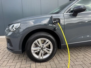 Audi Q3 45 TFSI* AUTOMAAT* Parkeercamera* Xenon/led * Navigatiesysteem * / 8