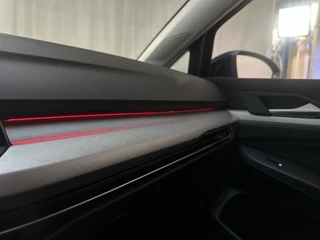 Volkswagen Golf 1.0 TSI 110pk Life Sfeerverlichting Navigatie Camera App-Connect / 17