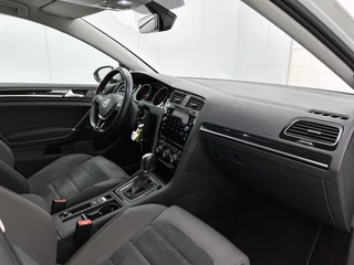 Volkswagen Golf 1.5 TSI Highline Business | Automaat | Adaptive Cruise | CarPlay | Stoelverwarming | Camera / 6